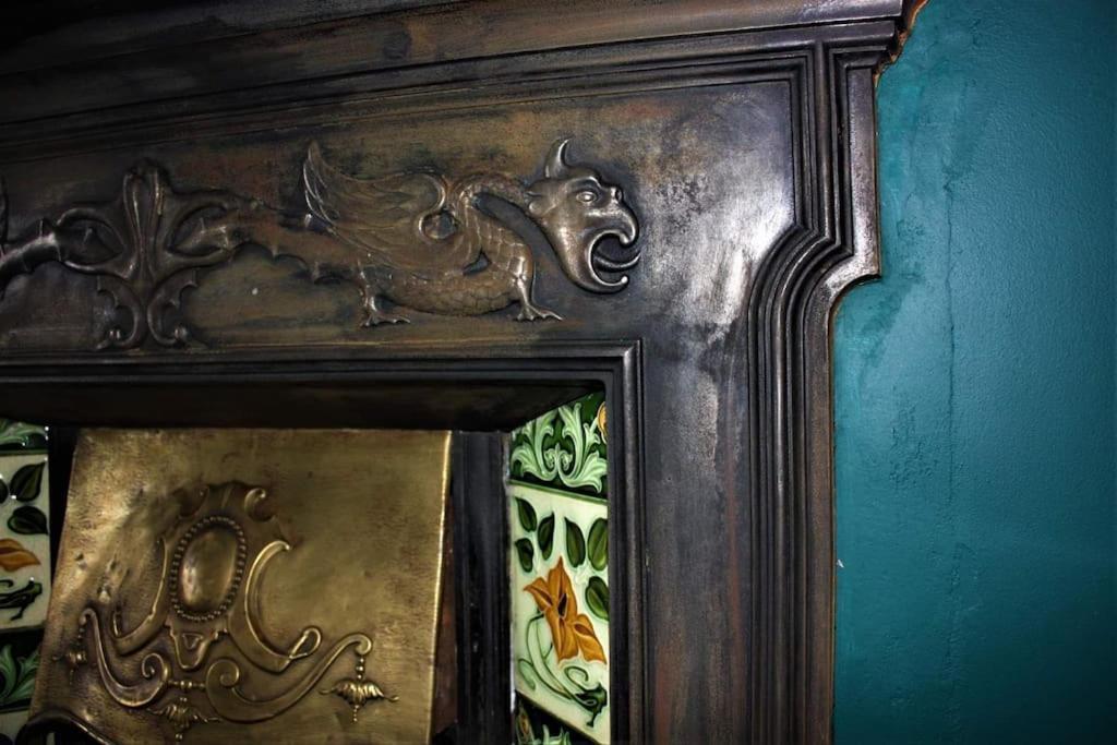 The Wolf'S Den Apartment Patrington Exterior photo